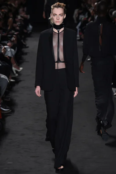 Look 26